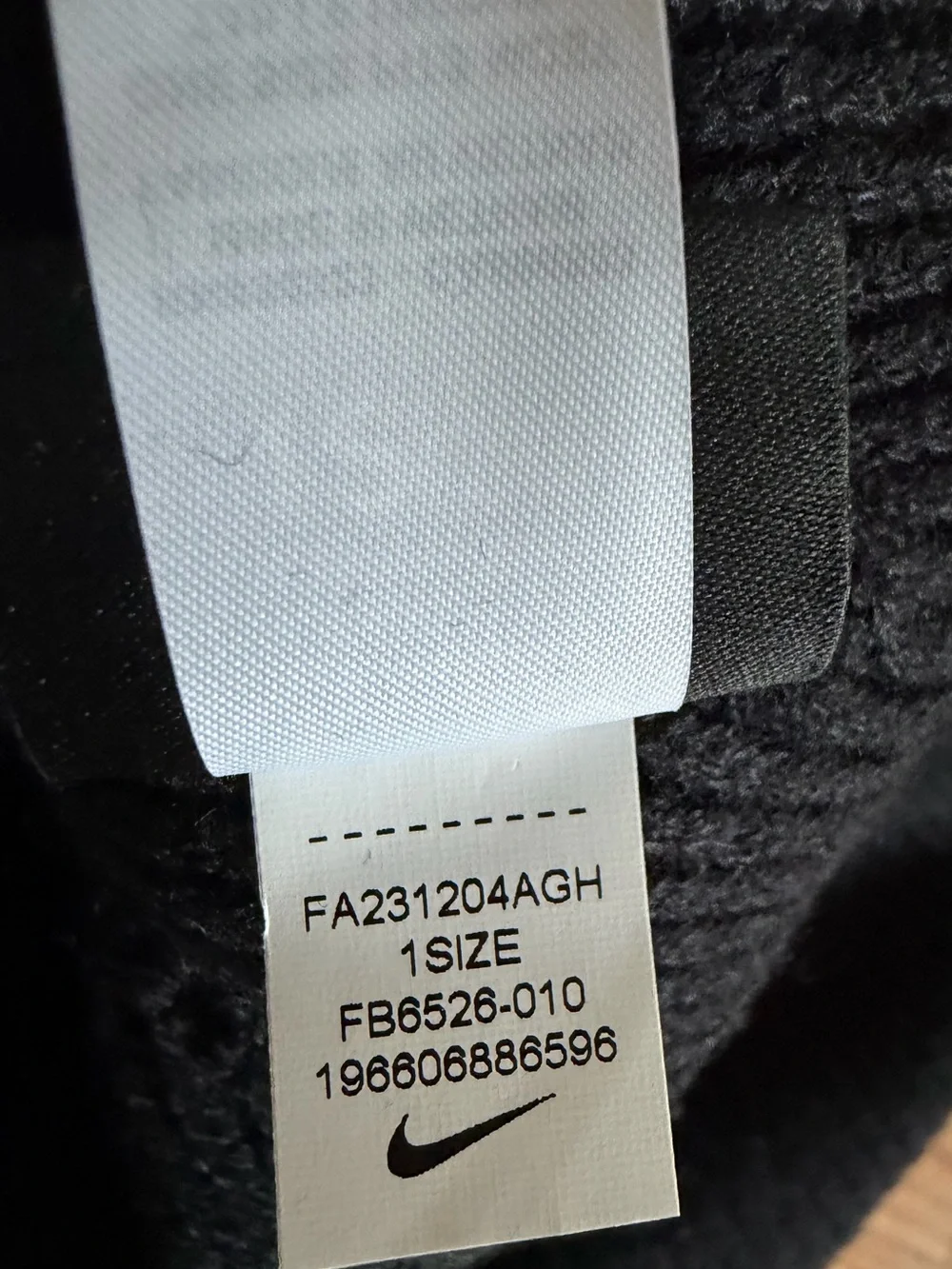 NIKE Terra Futura365 Short Cuff Knit Ribbed Beanie in Black Brand New With Tags